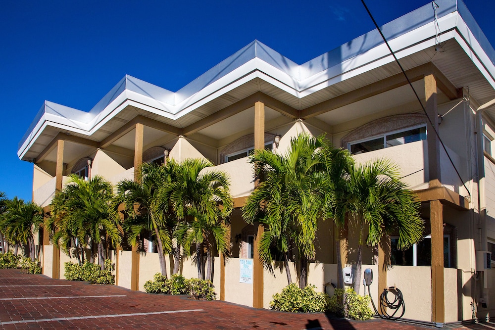 Bay Palms Waterfront Resort Hotel and Marina - photo 31