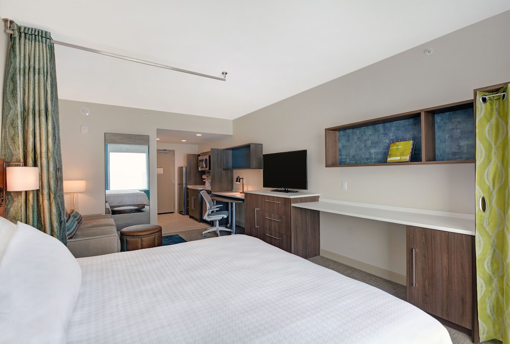 Home2 Suites by Hilton Des Moines at Drake University - photo 4