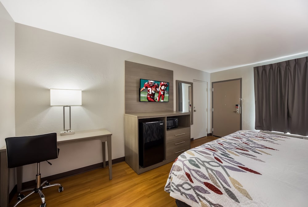 Red Roof Inn & Suites Thomasville - photo 14