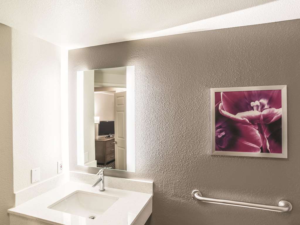 La Quinta Inn & Suites by Wyndham Flagstaff - photo 27