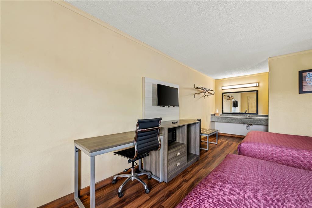 Econo Lodge Charlotte Airport Area - photo 26