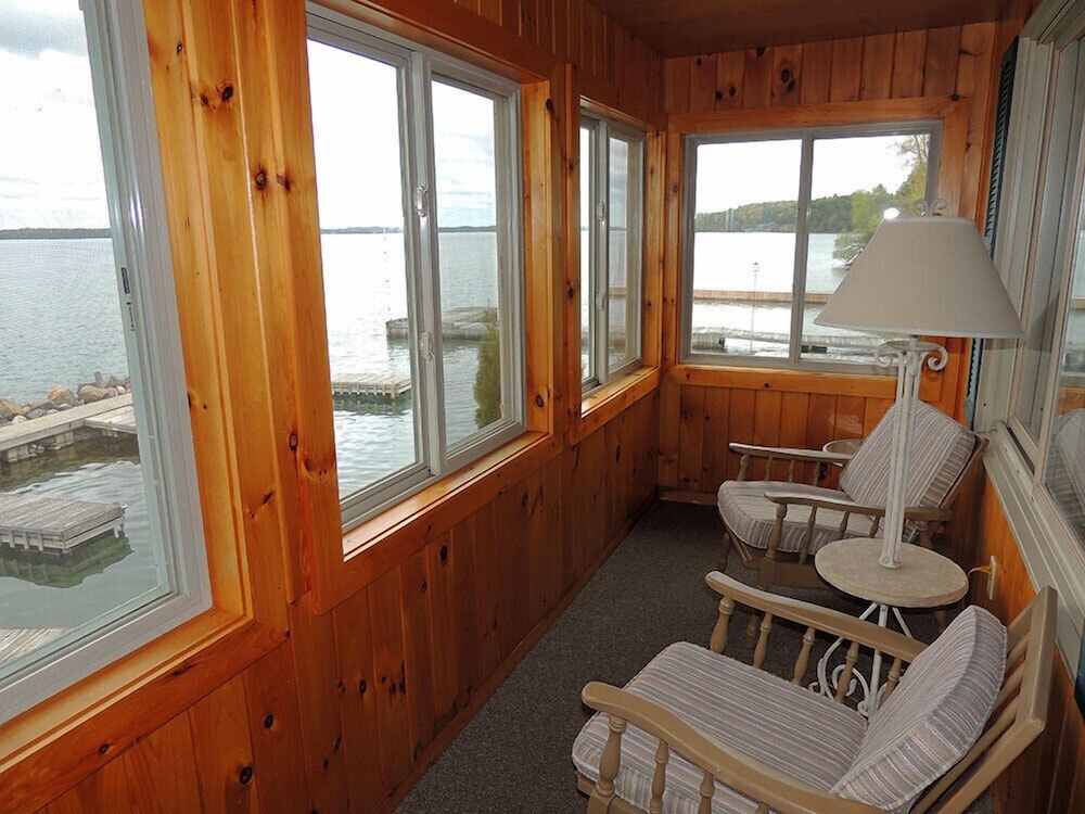 West Winds Motel & Cottages - photo 21