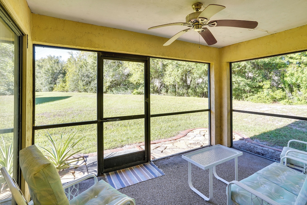 Pet friendly Lakeland Condo w Screened Porch — 4-Star Luxury Hotel in Lakeland, United States
