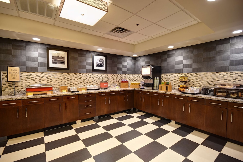 Hampton Inn Auburn - photo 30