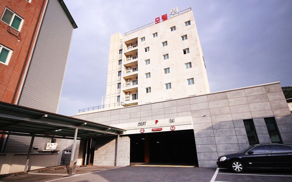 Gimcheon Hotel Win in Gimcheon, South Korea
