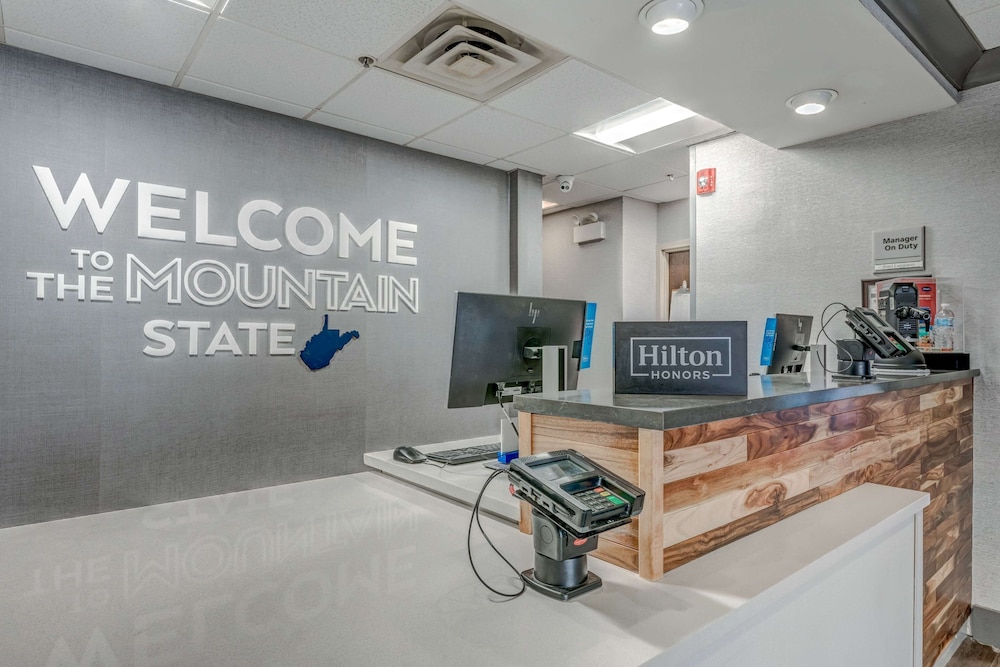 Hampton Inn Morgantown - photo 5
