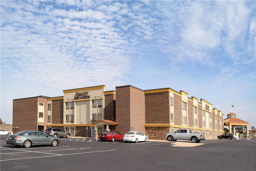 Quality Inn & Suites Ames Conference Center Near ISU Campus - photo 2