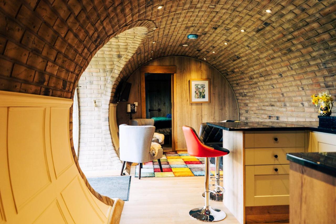Rabbit Warren - carbon neutral hotel in Unknown City