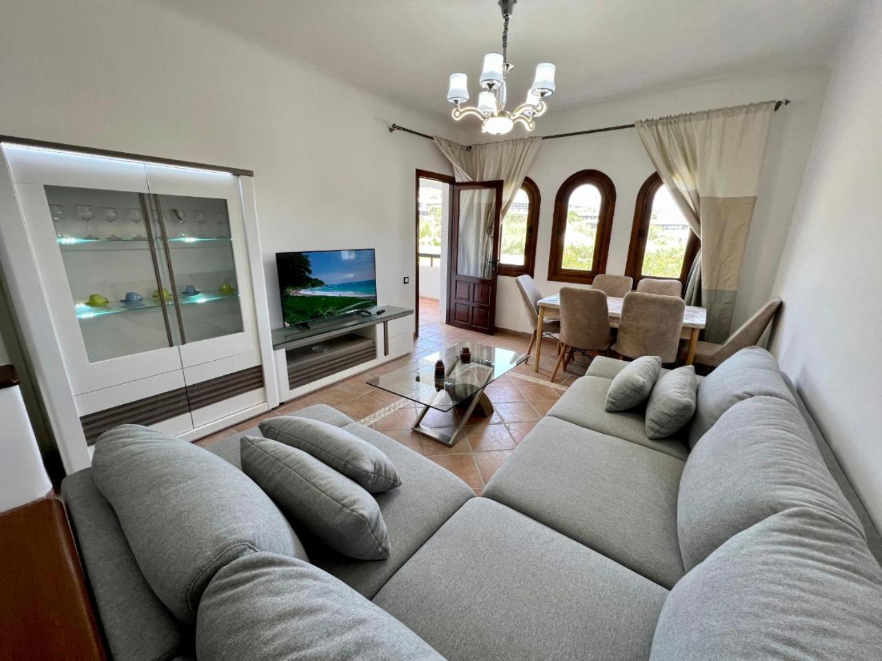 Appartement Deluxe avec terrasse — 4-Star Luxury Hotel in Cap Negro Ii, Morocco