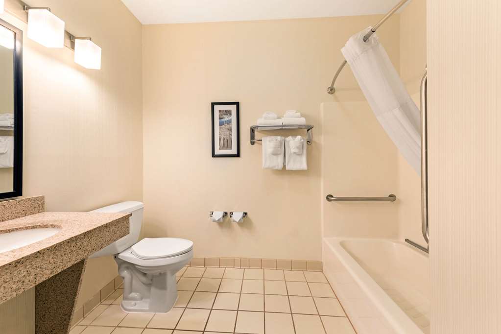 Quality Inn & Suites University Fort Collins - photo 12