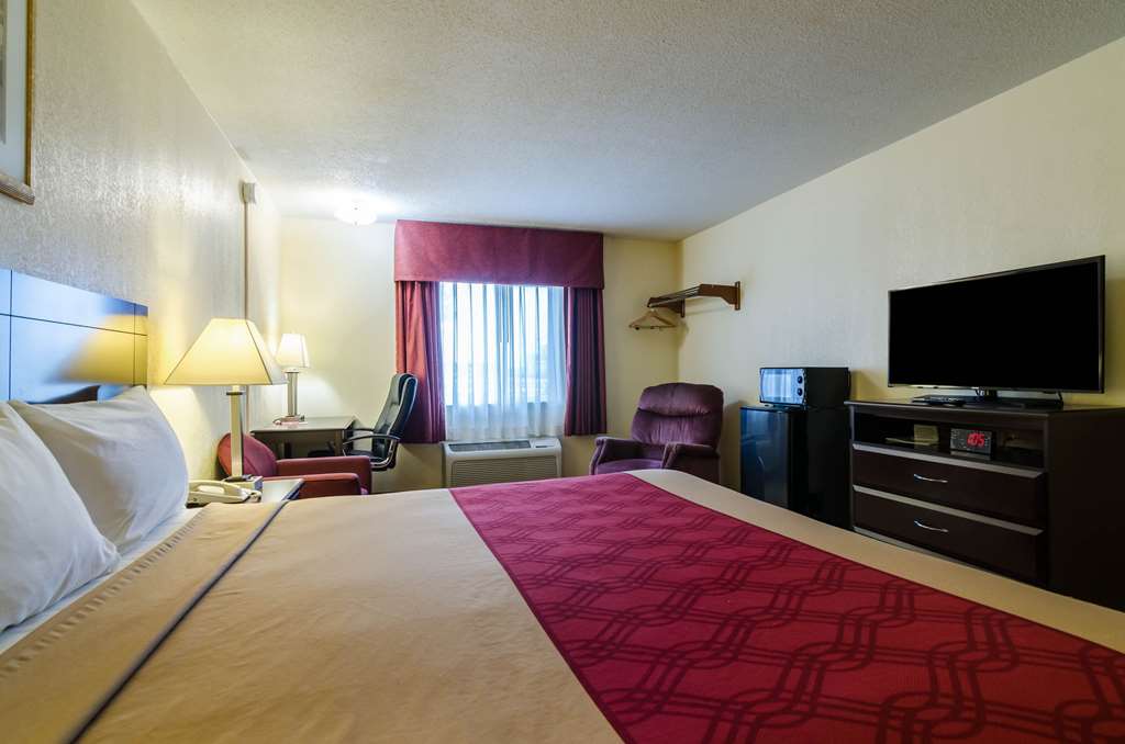 Econo Lodge Lexington - photo 12