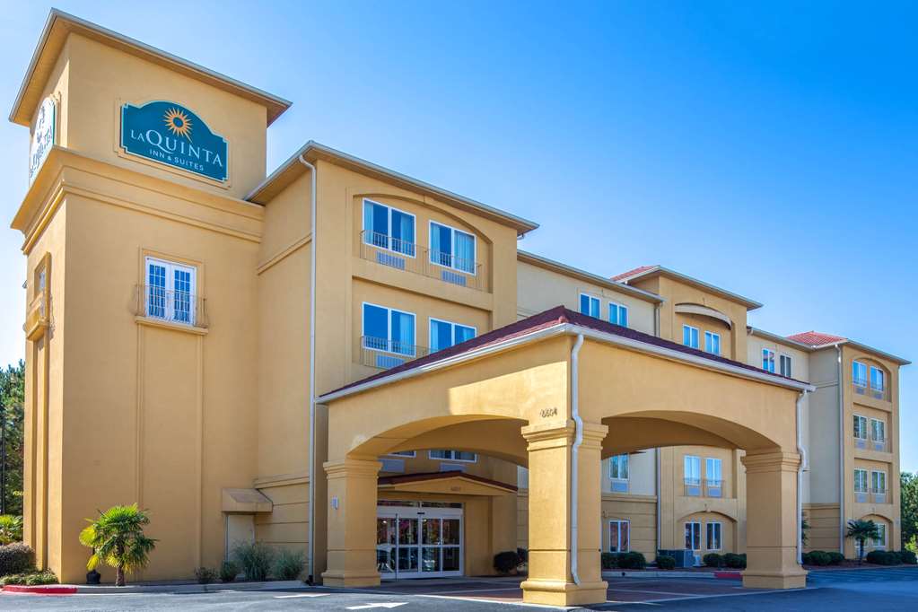 La Quinta Inn & Suites by Wyndham Atlanta Union City - photo 5