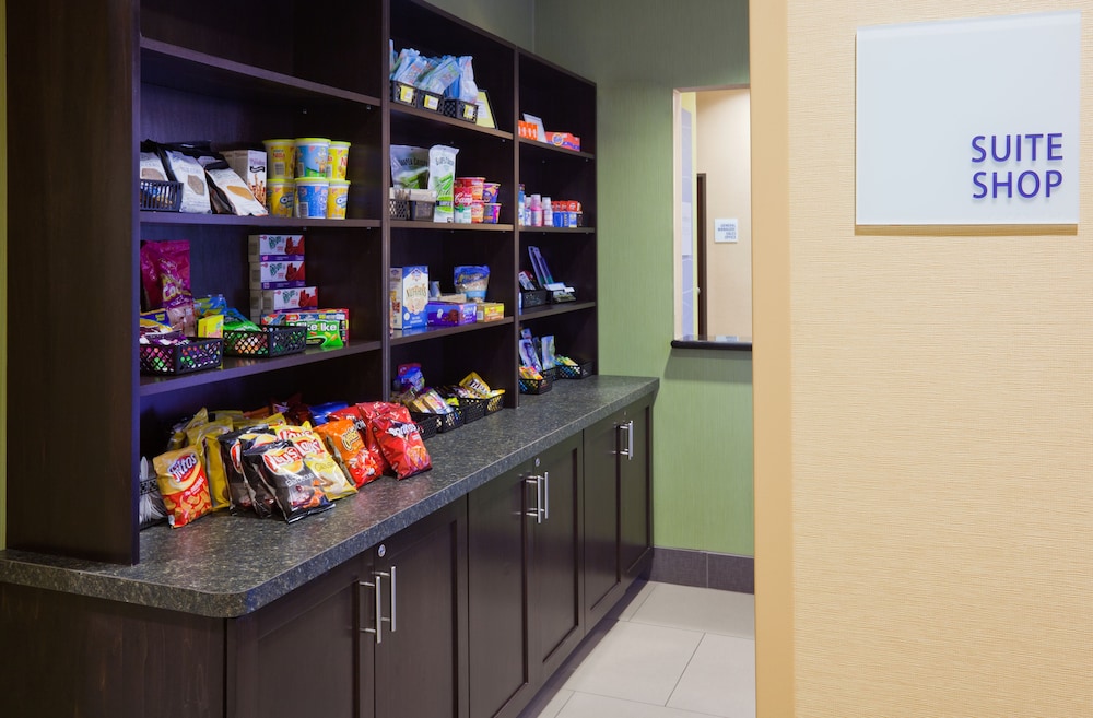 Holiday Inn Express Hotel & Suites Fort Dodge by IHG - photo 27