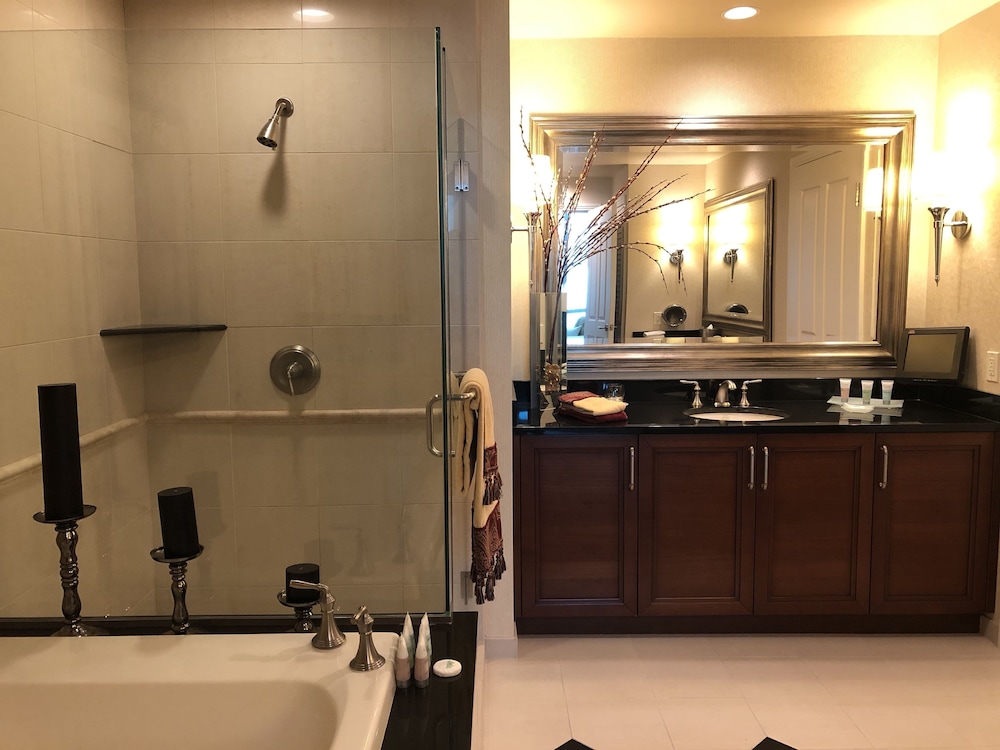 True 1BR Strip View at MGM Signature - photo 32