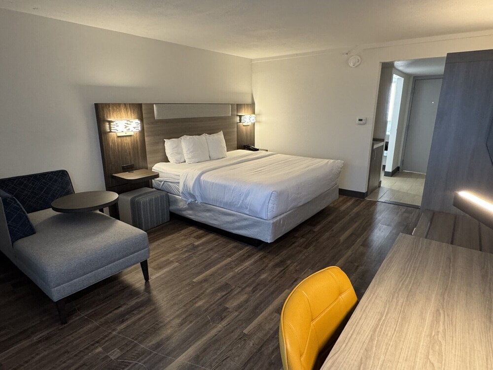 Holiday Inn Express Denver Central North by IHG - photo 13