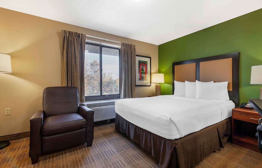 Extended Stay America Select Suites Rockford State Street - photo 4