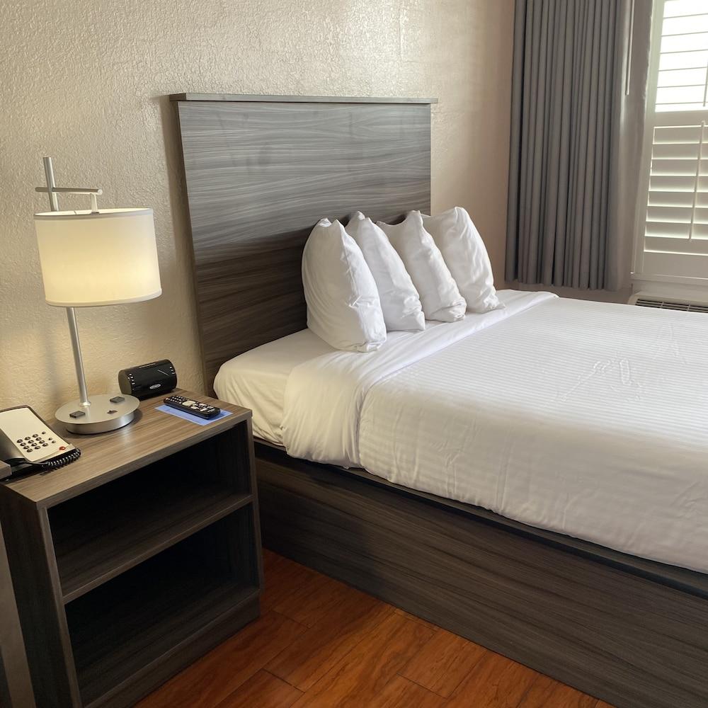 Melbourne Suites - photo 12