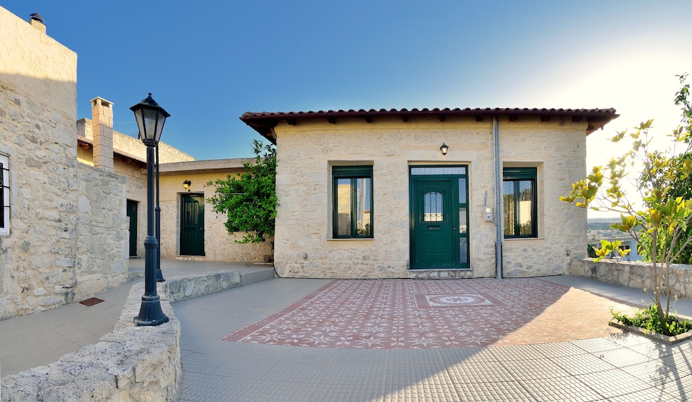 Villa Alagonia — 4-Star Luxury Hotel in Irakleion, Greece