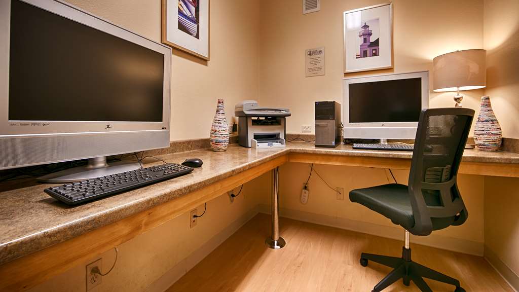 Executive Residency by Best Western Navigator Inn & Suites - photo 7