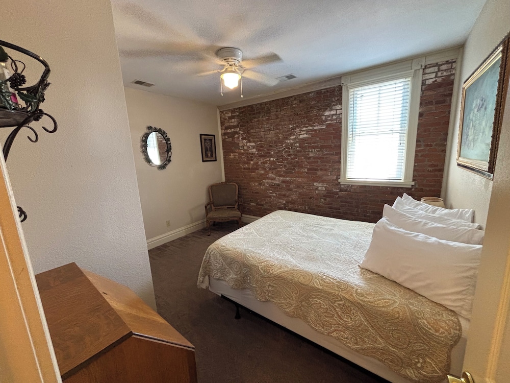 Hermann Crown Suites - photo 66