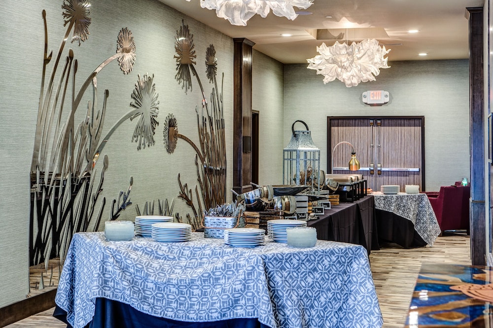 Hilton Garden Inn Topeka - photo 30