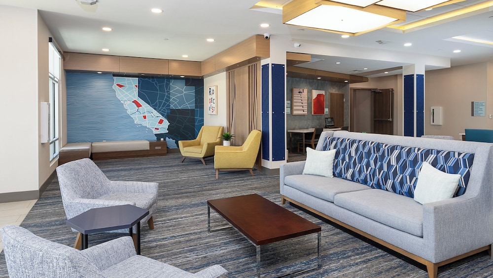 Holiday Inn Express & Suites Ridgecrest China Lake by IHG - photo 33