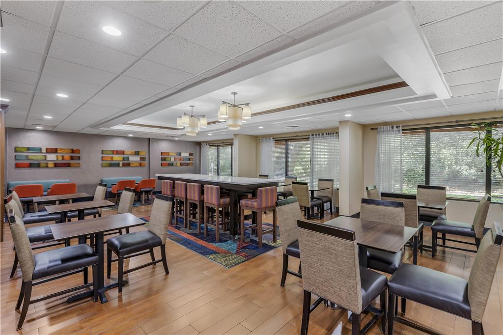 Best Western Plus Lexington Inn - photo 7