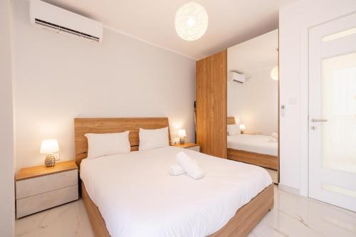 Sea Breeze Duplex Deluxe Penthouse — 4-Star Luxury Hotel in Marsaskala, Malta