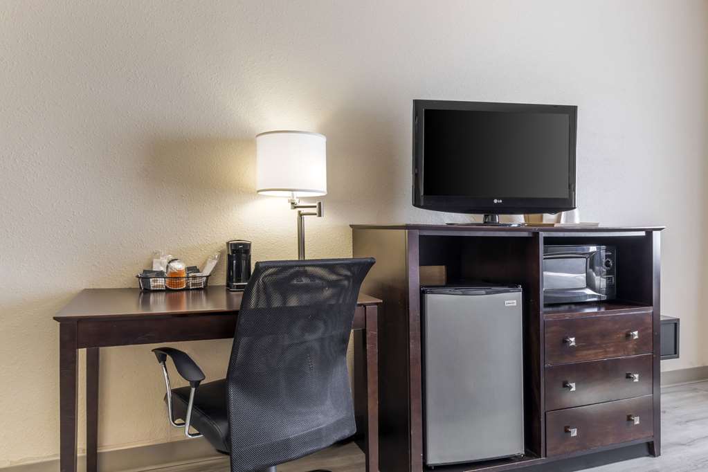 Quality Inn & Suites Wichita Falls I 44 - photo 13