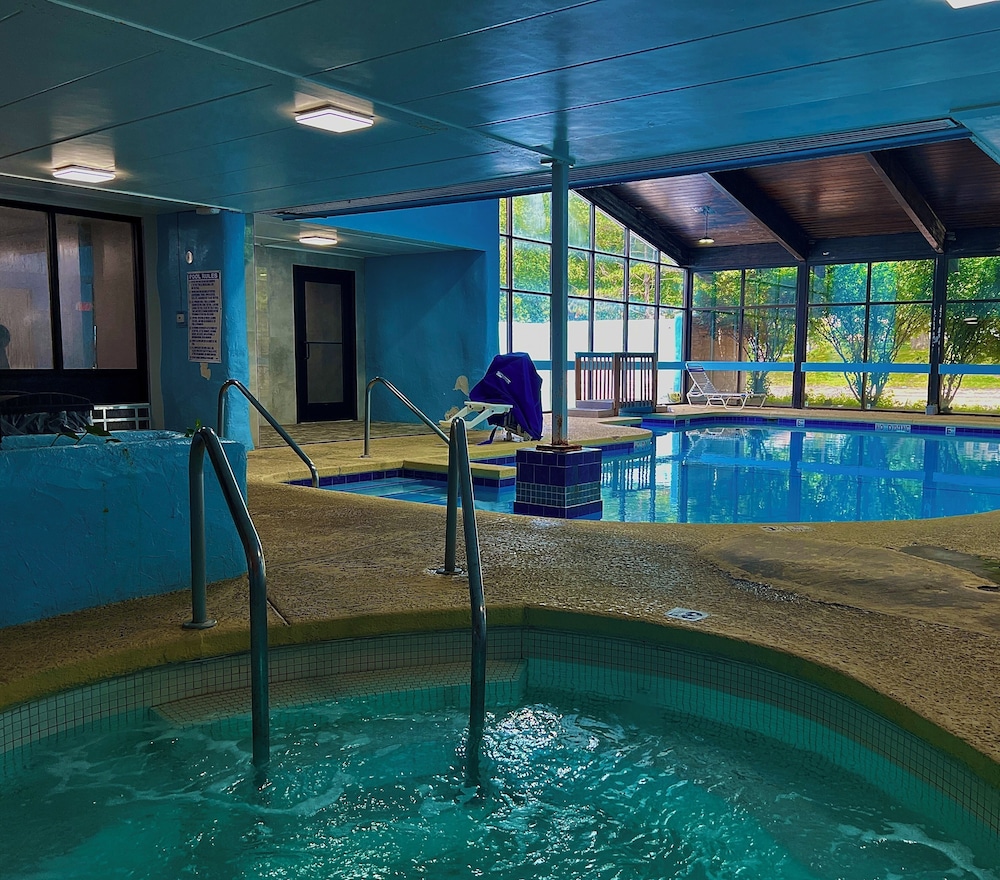 Pine Lake Resort and Banquets - photo 10