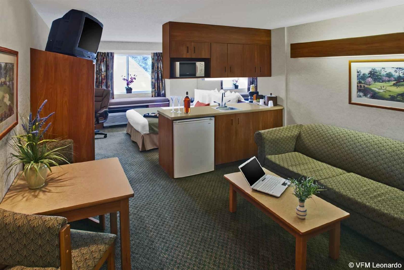 Microtel Inn & Suites By Wyndham Brunswick North - photo 5