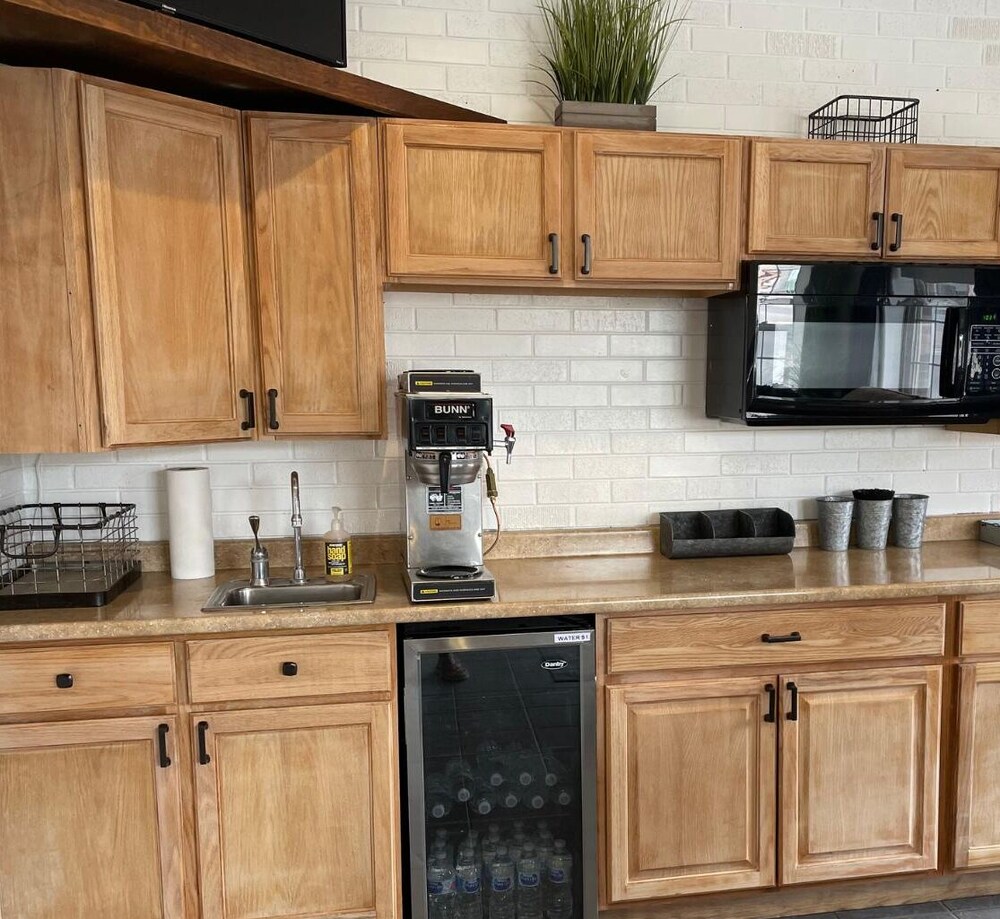 Nights Inn - photo 4