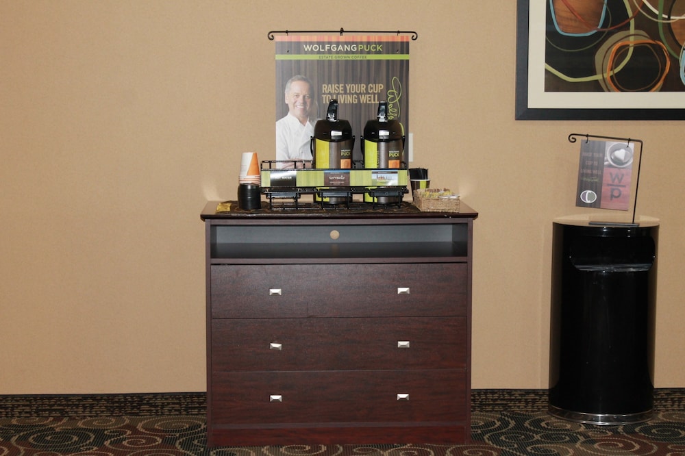 Cobblestone Inn & Suites Avoca - photo 14