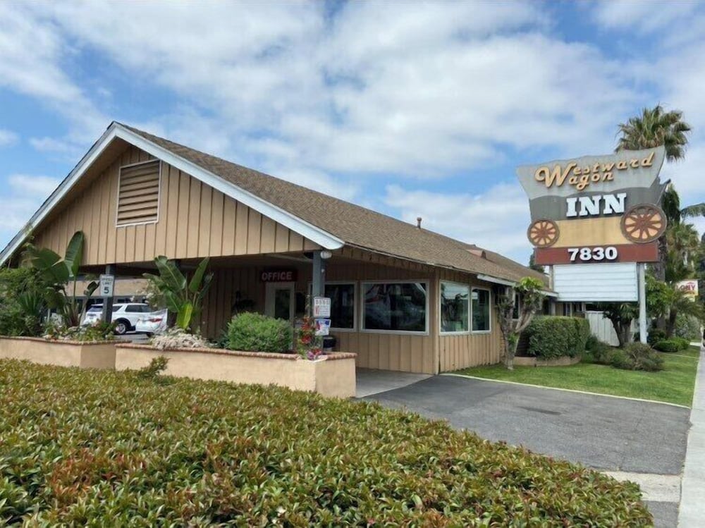 Westward Wagon Inn Theme Park Entrance in Buena Park, United States