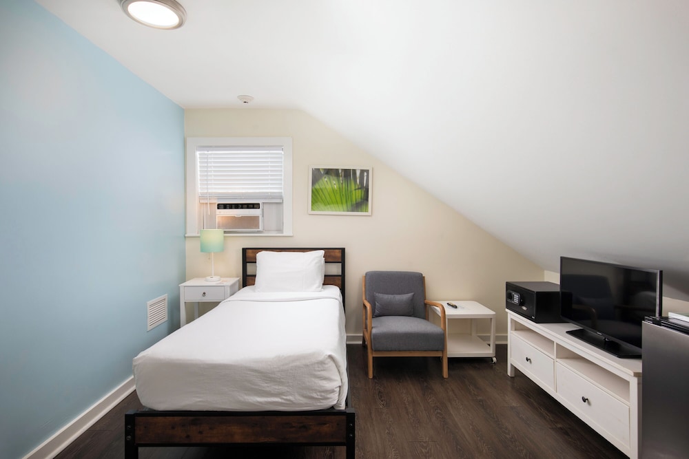 The Southernmost Inn Adults Only — hotel in Key West