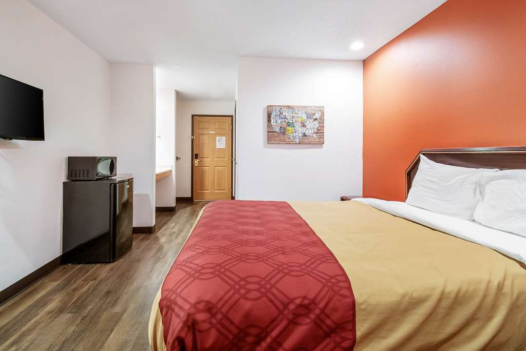 Econo Lodge Franklin IN - photo 4
