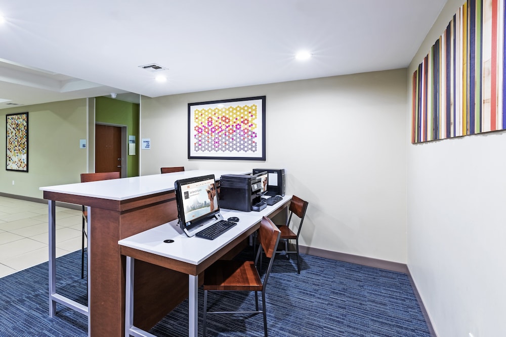 Holiday Inn Express Hotel and Suites Pryor by IHG - photo 29