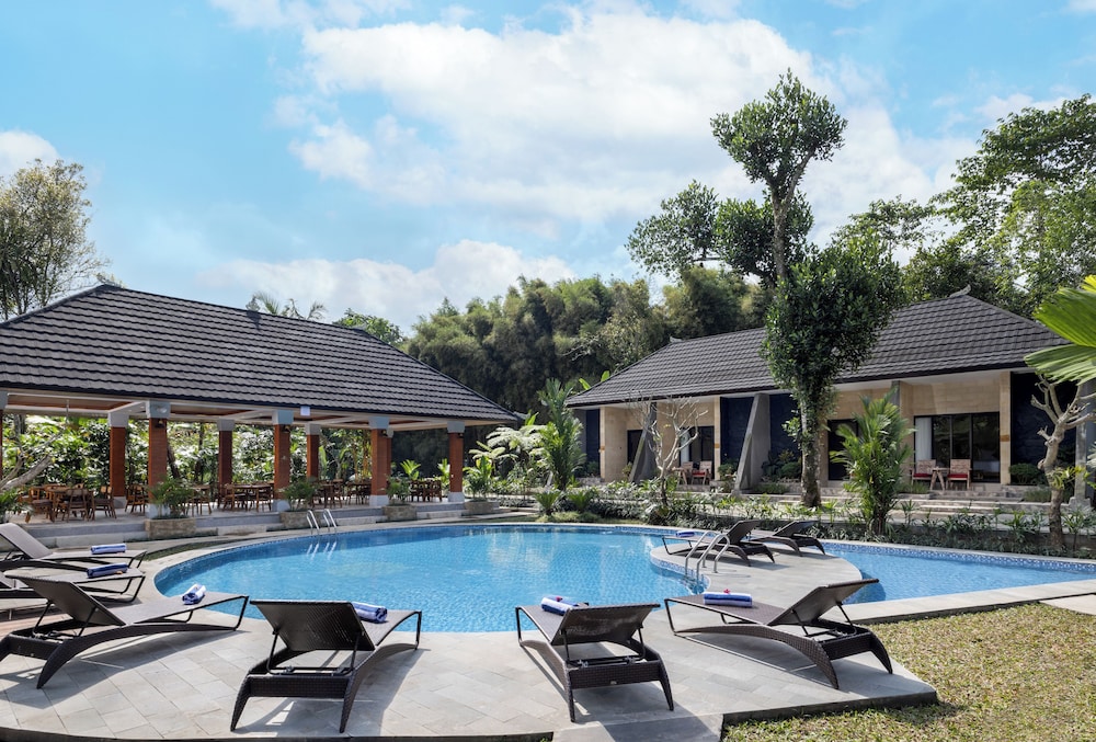 Senetan Villas and Spa Resort — 5-Star Luxury Hotel in Bali, Indonesia