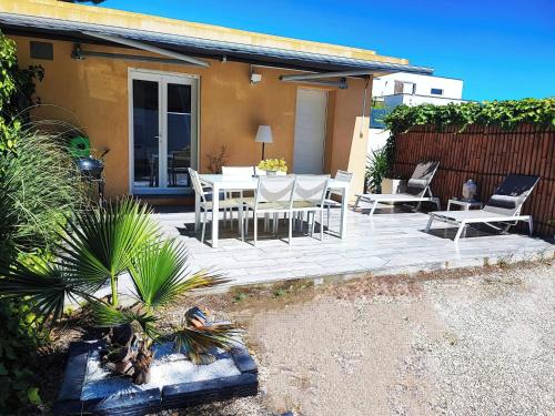 Maison confortable à La Ciotat avec terrasse privée — 4-Star Luxury Hotel in La Ciotat, France