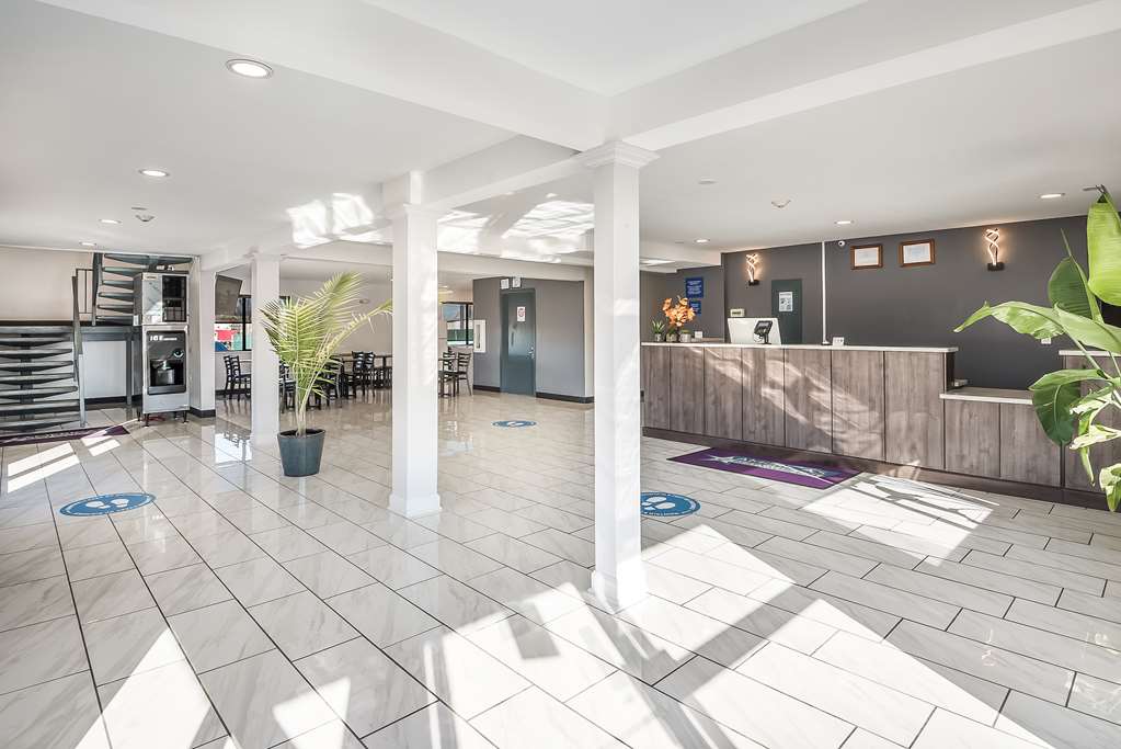 Americas Best Value Inn East Peoria - photo 5