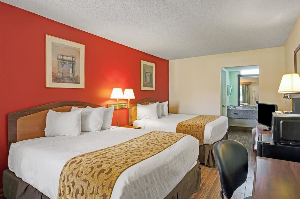 Days Inn by Wyndham Jacksonville South Memorial Hospital - photo 14