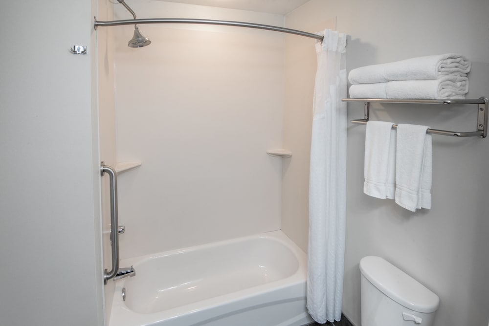 Holiday Inn Express Cleveland Airport Brookpark by IHG - photo 27