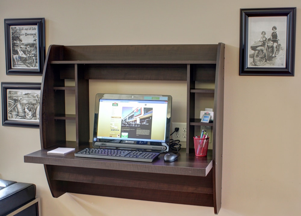 Luxbury Inn & Suites - photo 26