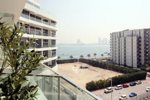 VayK Luxury Two Bedroom with Sea View and Beach Access — 4-Star Luxury Hotel in Dubai, United Arab Emirates