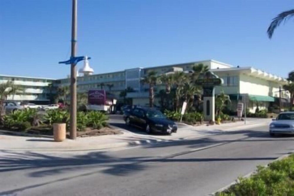Daytona Inn Beach Resort - photo 60
