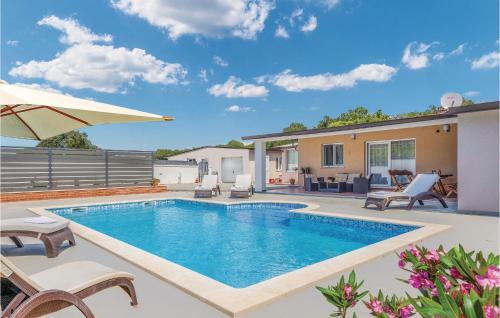3 Bedroom Amazing Home In Sikici — 4-Star Luxury Hotel in Pula, Croatia