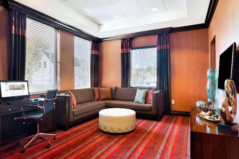 Hampton Inn Lewiston Auburn - photo 25