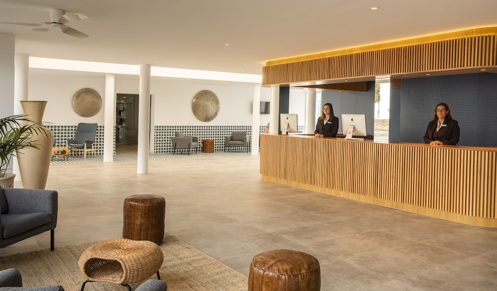 Oasis Lanz Beach Mate — 4-Star Luxury Hotel in Teguise, Spain