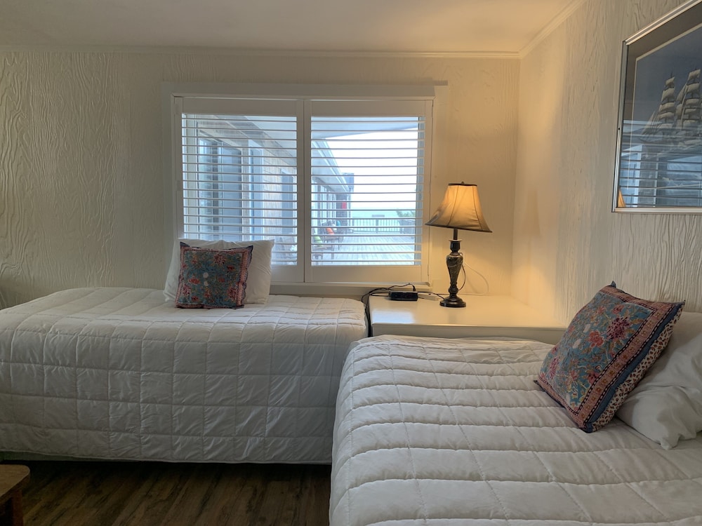 Vineyard Harbor Motel Private Beach - photo 76