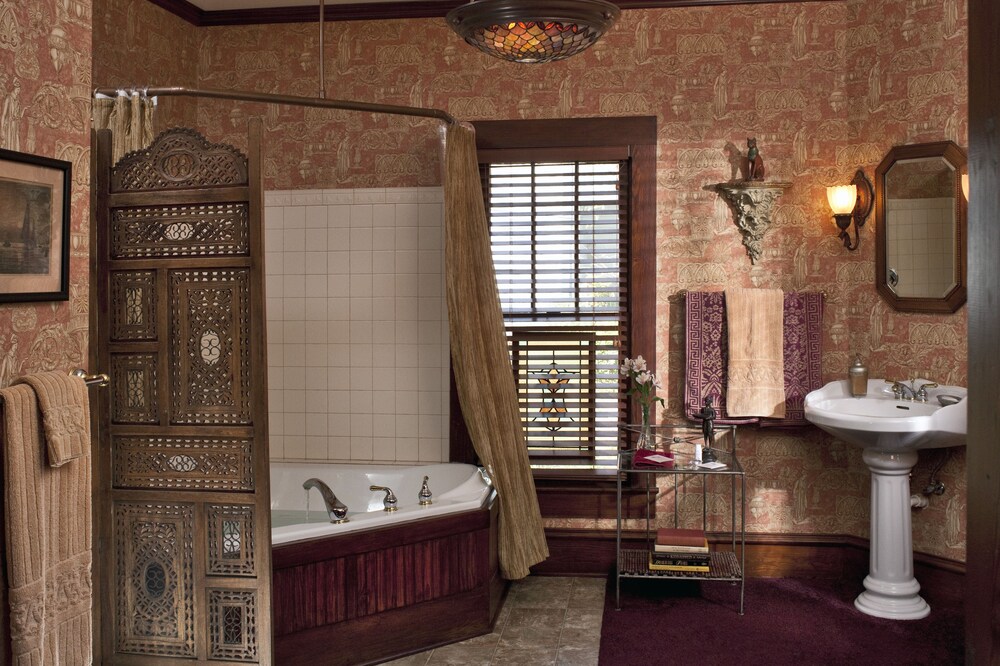 Cliff Cottage Inn Victorian B&B and Boutique Hotel - photo 32